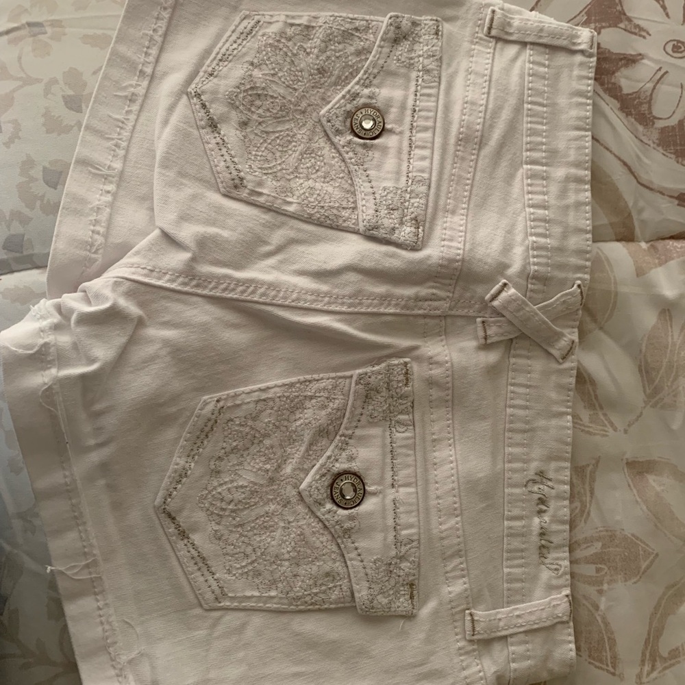 shorts - Picture 2 of 3